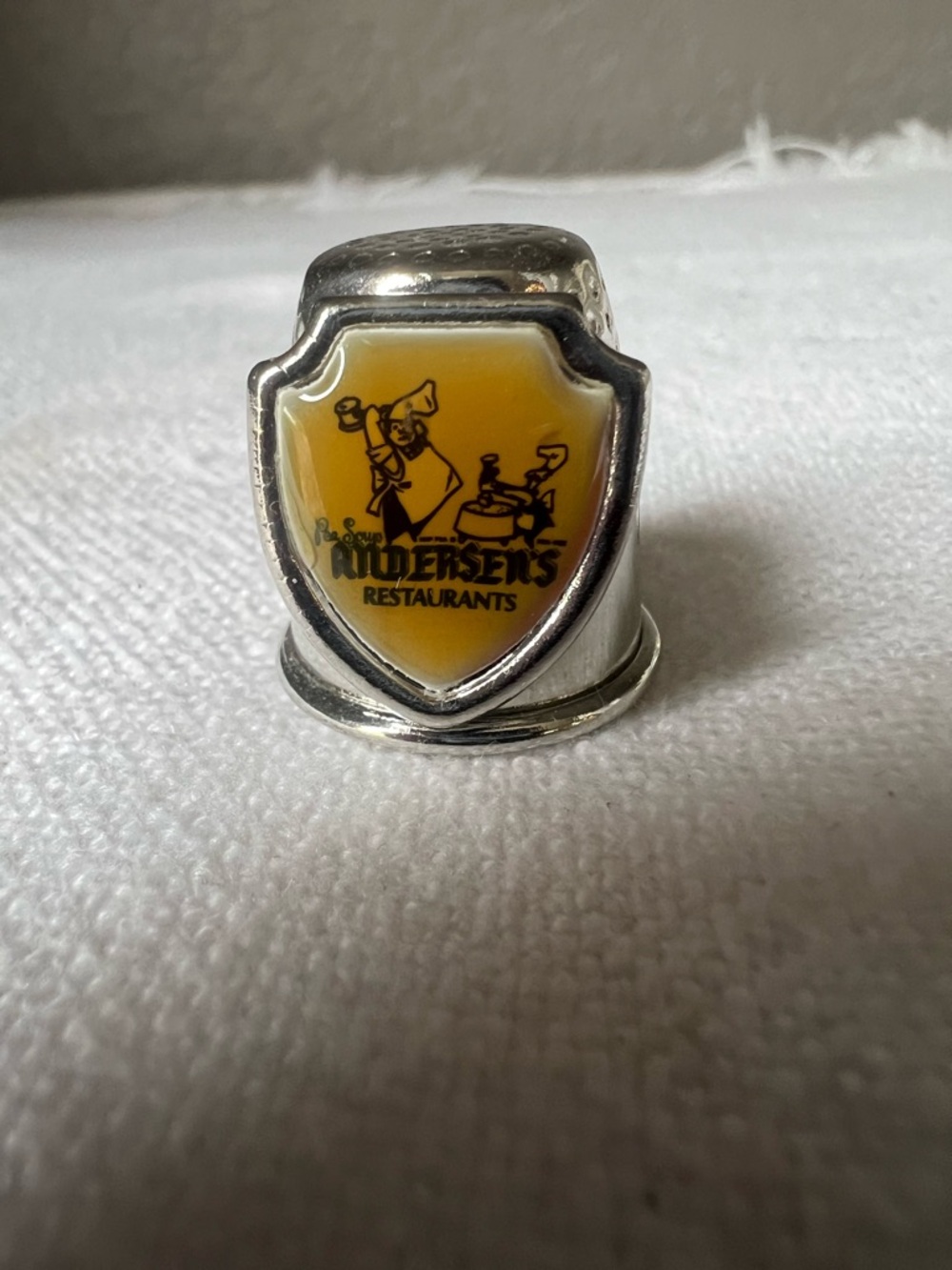 Vintage Andersen's Restaurants Shield thimble - Yellow Enamel